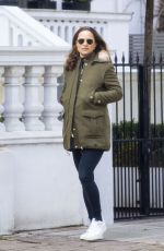 PIPPA MIDDLETON Out and About in London 03/12/2021