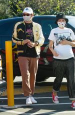 Pregnant HALSEY Shopping with Alev Aydin at Urban Outfitters in Studio City 03/04/2021