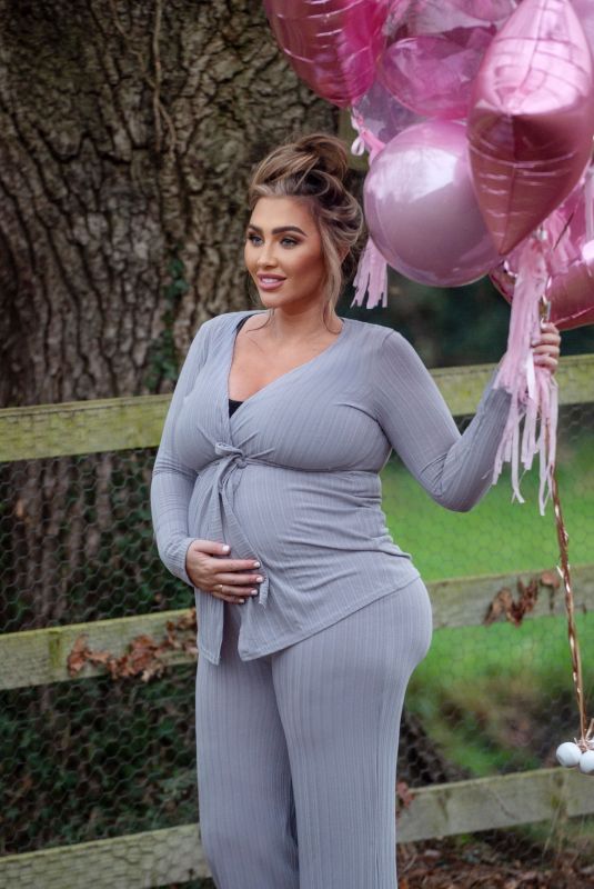Pregnant LAUREN GOODGER on the Set of a Photoshoot in London 03/23/2021