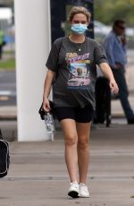 Pregnant TESS STRUBER at Cairns Airport 03/02/2021