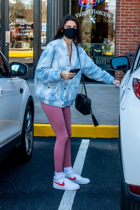 RACHAEL KIRKCONNELL Leaves a Hair Salon in Atlanta 02/21/2021
