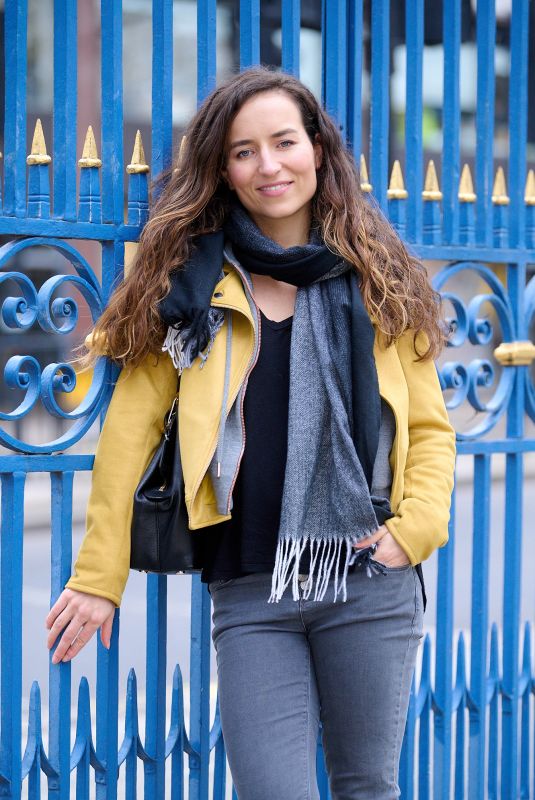 SAMANTHA SCHNITZLER Out in London 03/19/2021