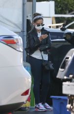 SARAH MICHELLE GELLAR Out in Santa Monica 03/16/2021