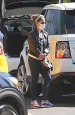 SARAH MICHELLE GELLAR Out in Santa Monica 03/16/2021