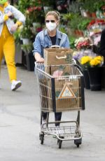 SARAH MICHELLE GELLAR Shopping at Whole Foods in Los Angeles 03/10/2021