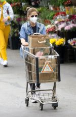 SARAH MICHELLE GELLAR Shopping at Whole Foods in Los Angeles 03/10/2021