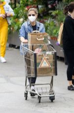 SARAH MICHELLE GELLAR Shopping at Whole Foods in Los Angeles 03/10/2021