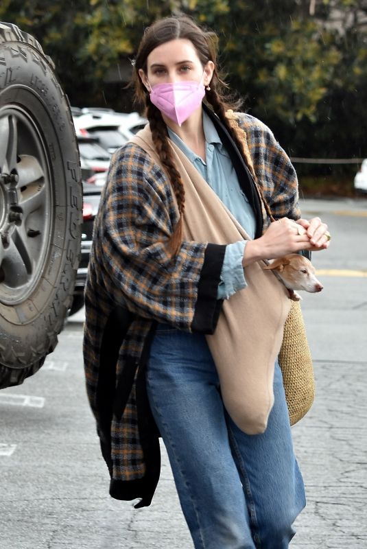 SCOUT WILLIS at Brentwood Country Mart 03/10/2021