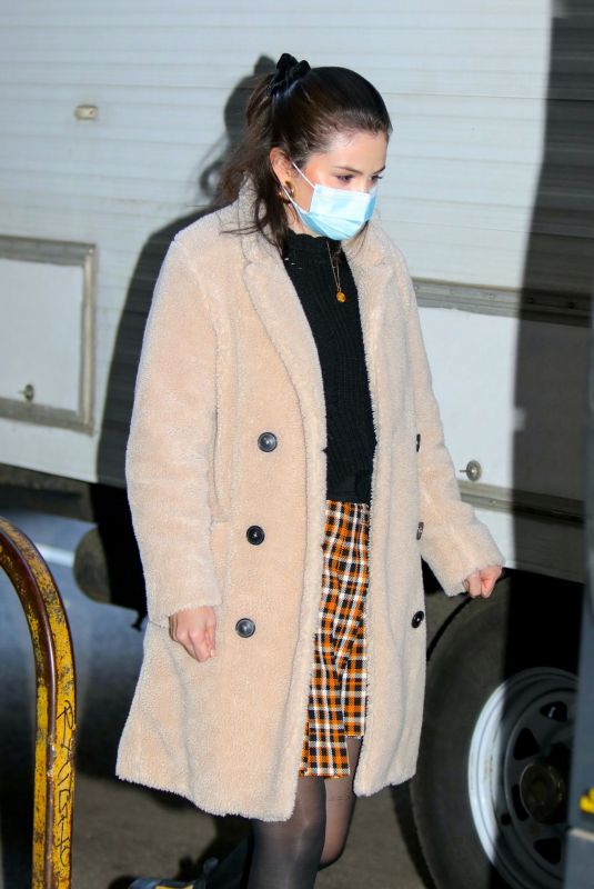 SELENA GOMEZ Arrives on the Set of Murders in the Building in New York 03/31/2021