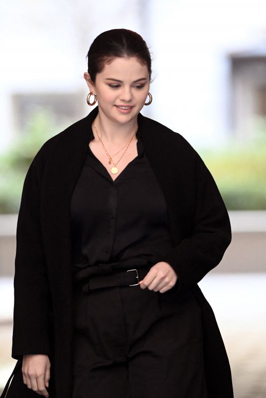 SELENA GOMEZ at Only Murders in the Building Set in New York 03/10/2021
