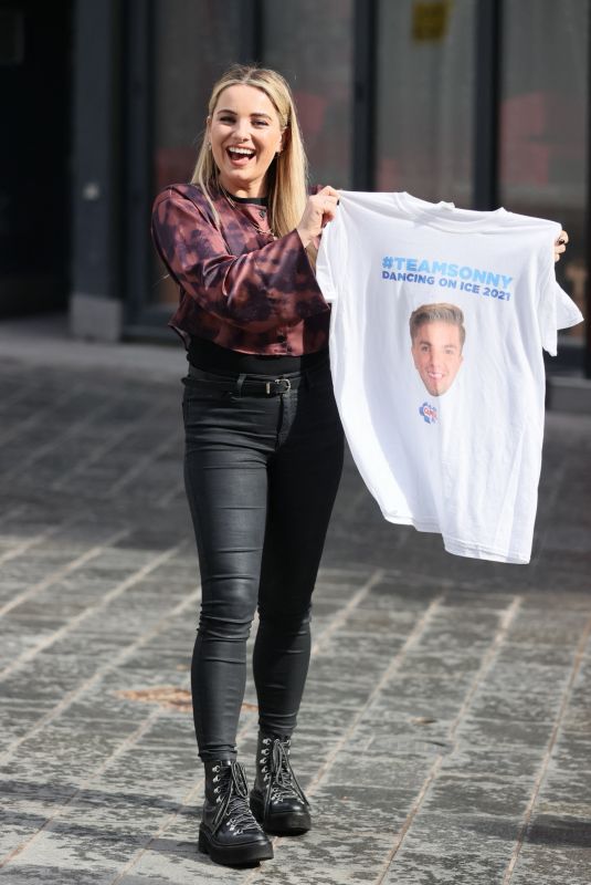 SIAN WELBY Outside Capital FM in London 03/15/2021