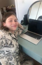 SOPHIA LILLIS for The Zoe Report, March 2021