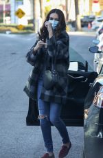 TERRI SEYMOUR Out Shopping in Los Angeles 03/18/2021