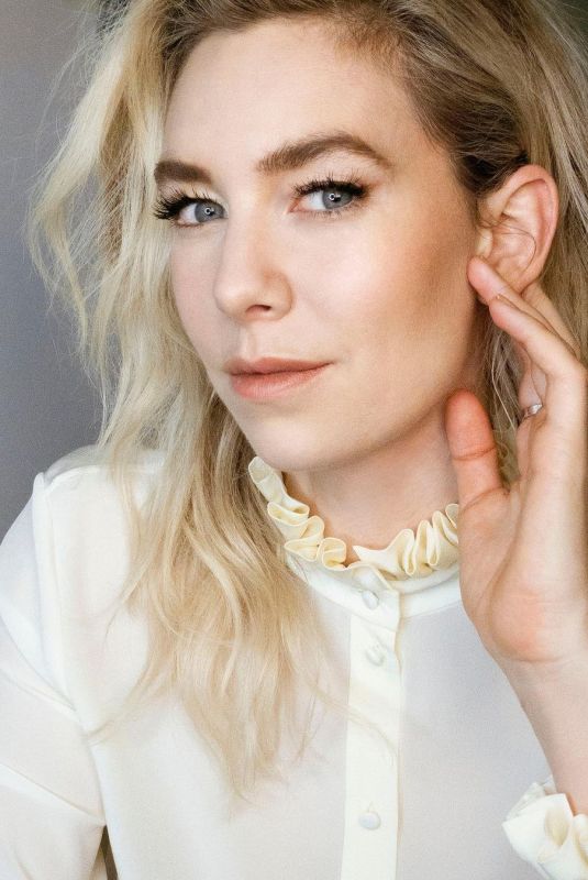 VANESSA KIRBY - 2021 Golden Globes Portrait 02/28/2021