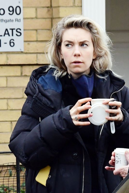 VANESSA KIRBY Checking Out Georgian Style 3 Story House in London 03/20/2021