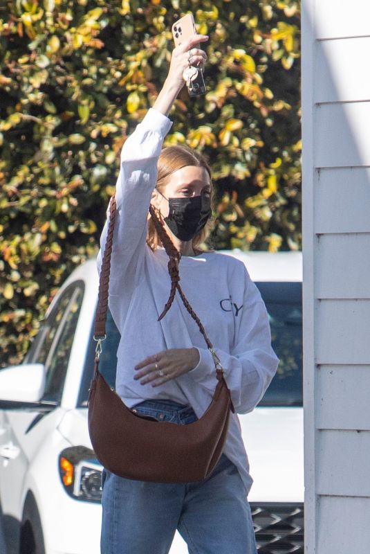 WHITNEY PORT Getting a Mani-pedi in Los Angeles 03/25/2021