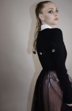 AMANDA SEYFRIED for Netflix Que 2021