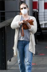 AMY ADAMS Shopping at Target in Los Angeles 04/11/2021