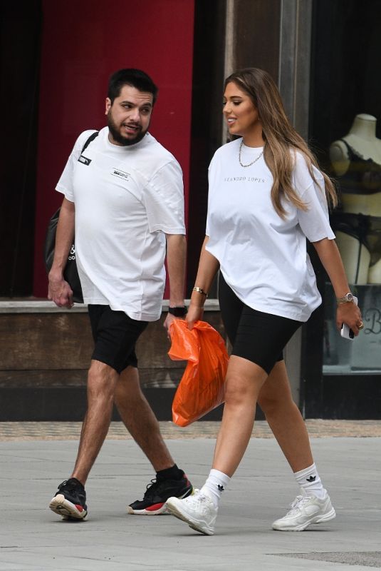 ANNA VAKILI Out with Friend in London 03/31/2021