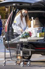 APRIL LOVE GEARY Shopping at Vintage Grocers in Malibu 04/13/2021