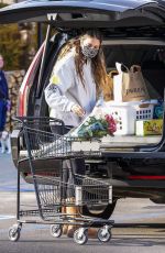 APRIL LOVE GEARY Shopping at Vintage Grocers in Malibu 04/13/2021