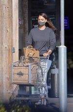 APRIL LOVE GEARY Shopping at Vintage Grocers in Malibu 04/24/2021