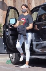 APRIL LOVE GEARY Shopping at Vintage Grocers in Malibu 04/24/2021