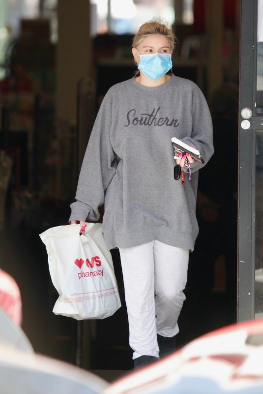 ARIEL WINTER Leaves CVS Store in Los Angeles 04/06/2021