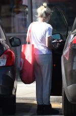 ARIEL WINTER Leaves Urban Outfitters in Los Angeles 04/16/2021