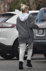 ARIEL WINTER Takes Her Dog to a Veterinarian in Studio City 04/26/2021