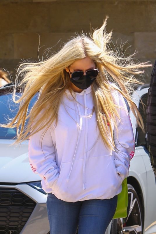 AVRIL LAVIGNE and Mod Sun at Soho House in Malibu 04/16/2021