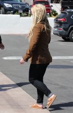 BRITNEY SPEARS Out Shopping in Malibu 04/16/2021