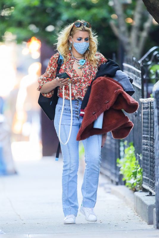 BUSY PHILIPPS Out in New York 04/26/2021