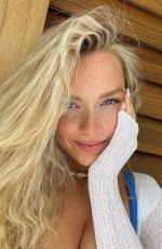 CAMILLE KOSTEK - Instagram Photos 04/25/52021