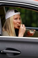 CAPRICE BOURRET Eating Pizz Out in London 04/01/2021