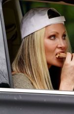 CAPRICE BOURRET Eating Pizz Out in London 04/01/2021