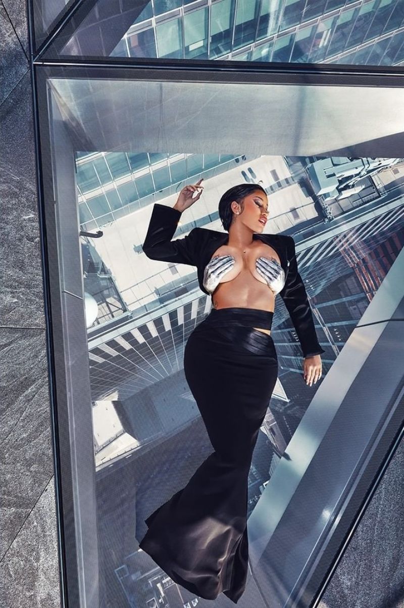 cardi-b-in-xxl-magazine-spring-2021-1.jpg