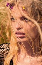 DAPHNE GROENEVELD in Elle Magazine, Italy May 2021