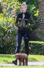 DEVON WINDSOR Out with her Dog in Florida 04/06/2021
