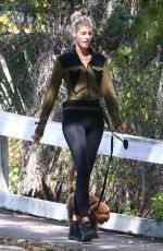DEVON WINDSOR Out with her Dog in Florida 04/06/2021