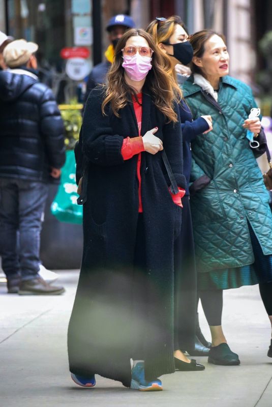 DREW BARRYMORE Out and About in New York 04/18/2021