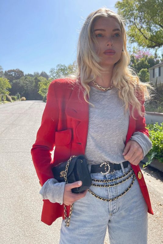 ELSA HOSK - Instagram Photos 04/11/2021