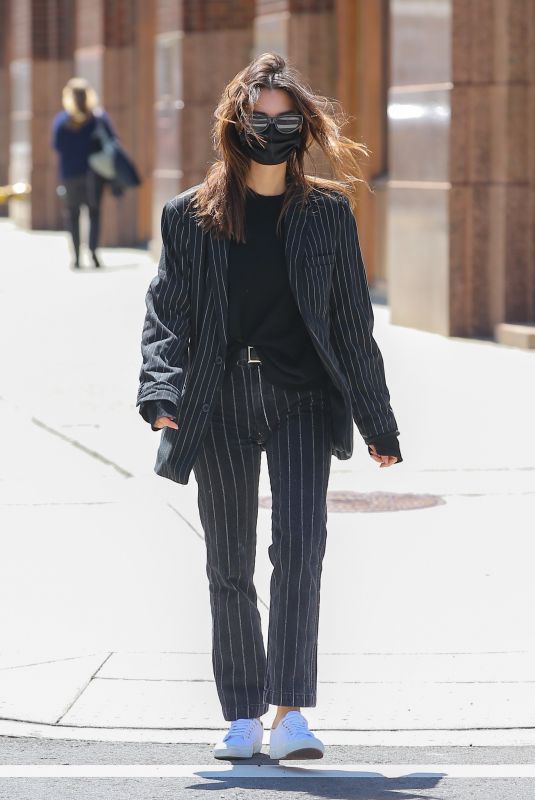 EMILY RATAJKOWSKI Out and About in New York 04/27/2021