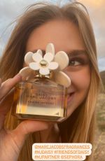 EMILY SKINNER for Daisy by Marc Jacobs, April 2021