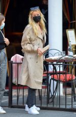 FRIDA AASEN Out for Lunch with a Friend in New York 04/27/2021