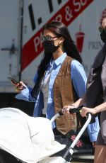GIGI and BELLA HADID Out in New York 04/08/2021