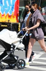 GIGI and BELLA HADID Out in New York 04/08/2021