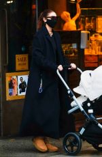 GIGI and BELLA HADIDI Out with Their Father Mohamed in New York 04/11/2021