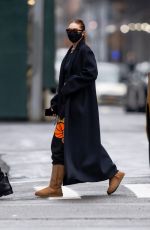 GIGI and BELLA HADIDI Out with Their Father Mohamed in New York 04/11/2021