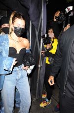 HAILEY and Justin BIEBER Leaves The Nice Guy in Los Angeles 04/08/2021